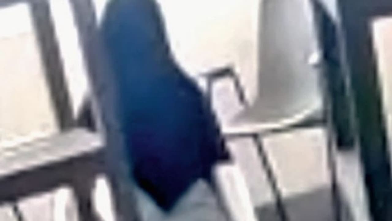 सागर विश्वविद्यालय में छात्रा ने हिजाब पहनकर क्लास रूम में पढ़ी नमाज, वीडियो से मप्र में मचा हंडकंप