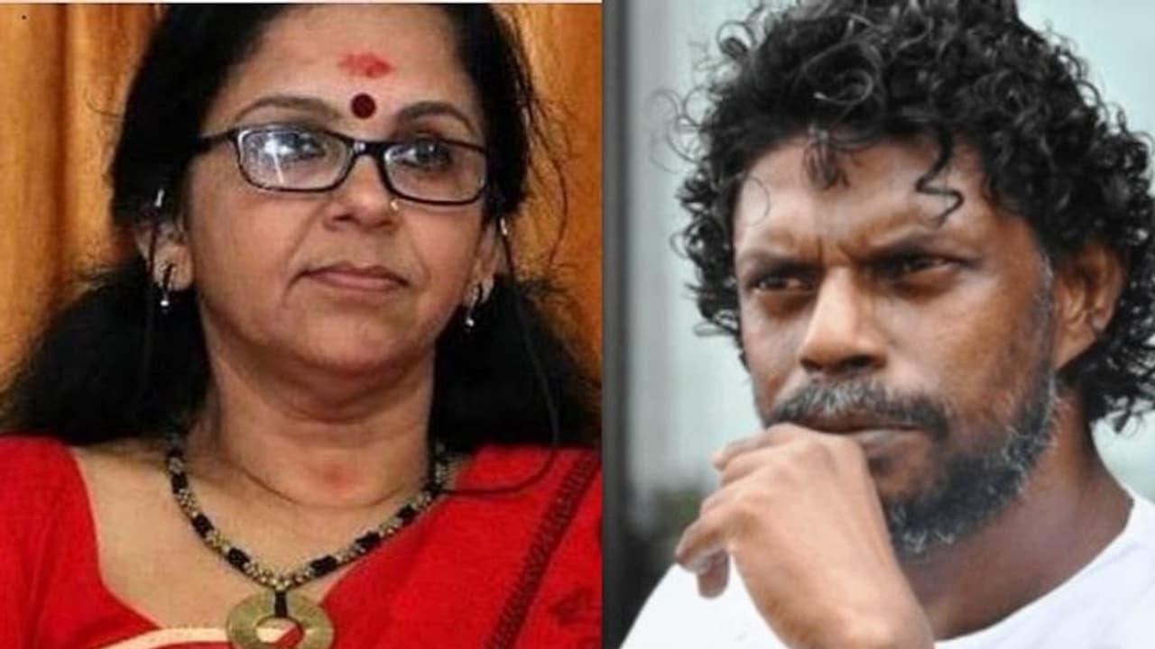 'ഖേദം പ്രകടിപ്പിച്ച് മാപ്പു പറയുമ്പോൾ മനുഷ്യർ കൂടുതൽ വലുതാവുന്നു'; വിനായകനെ കുറിച്ച് ശാരദക്കുട്ടി 'ഖേദം പ്രകടിപ്പിച്ച് മാപ്പു പറയുമ്പോൾ മനുഷ്യർ കൂടുതൽ വലുതാവുന്നു'; വിനായകനെ കുറിച്ച് ശാരദക്കുട്ടി