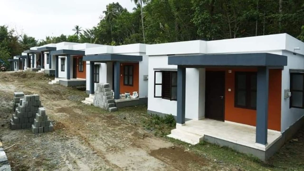 ഉരുൾപൊട്ടലിൽ തകർന്ന കരിഞ്ചോല മലക്കാർക്ക് ആശ്വാസം, 20 കുടുംബങ്ങൾക്ക് സ്വന്തം വീടായി