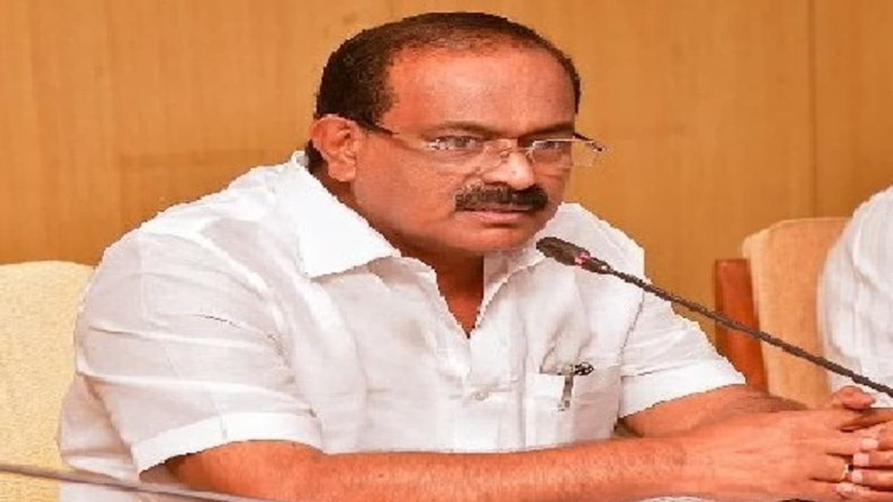 இலங்கைக்கு அனுப்பும் அரிசி கூடுதல் விலைக்கு கொள்முதலா? அவதூறு பரப்பினால் நடவடிக்கை... சக்கரபாணி எச்சரிக்கை!!