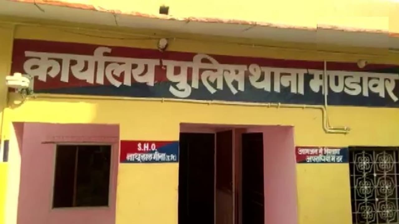 राजस्थान में 14 साल की लड़की से गैंगरेप, कांग्रेस विधायक के बेटे समेत तीन पर केस, BJP बोली गुंडाराज आ गया राजस्थान में 14 साल की लड़की से गैंगरेप, कांग्रेस विधायक के बेटे समेत तीन पर केस, BJP बोली गुंडाराज आ गया