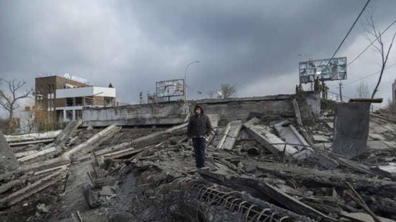 রাশিয়ার সামরিক কৌশল পরিবর্তন, পোল্যান্ডে প্রথম ইউক্রেনীয় মন্ত্রীদের সঙ্গে বৈঠক বাইডেনের রাশিয়ার সামরিক কৌশল পরিবর্তন, পোল্যান্ডে প্রথম ইউক্রেনীয় মন্ত্রীদের সঙ্গে বৈঠক বাইডেনের