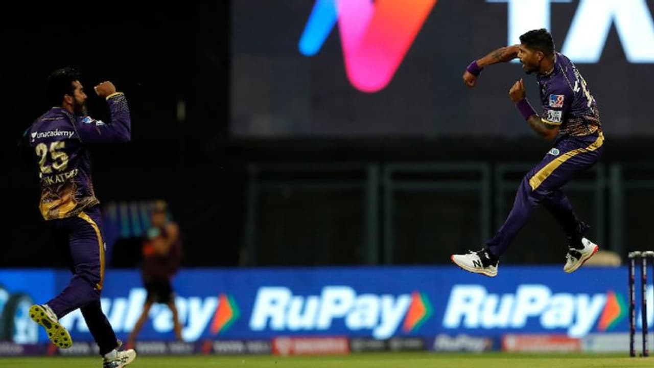 IPL2022 CSK vs KKR: తడబడుతూ మొదలెట్టిన సీఎస్కే... 61 పరుగులకే 5 వికెట్లు... IPL2022 CSK vs KKR: తడబడుతూ మొదలెట్టిన సీఎస్కే... 61 పరుగులకే 5 వికెట్లు...