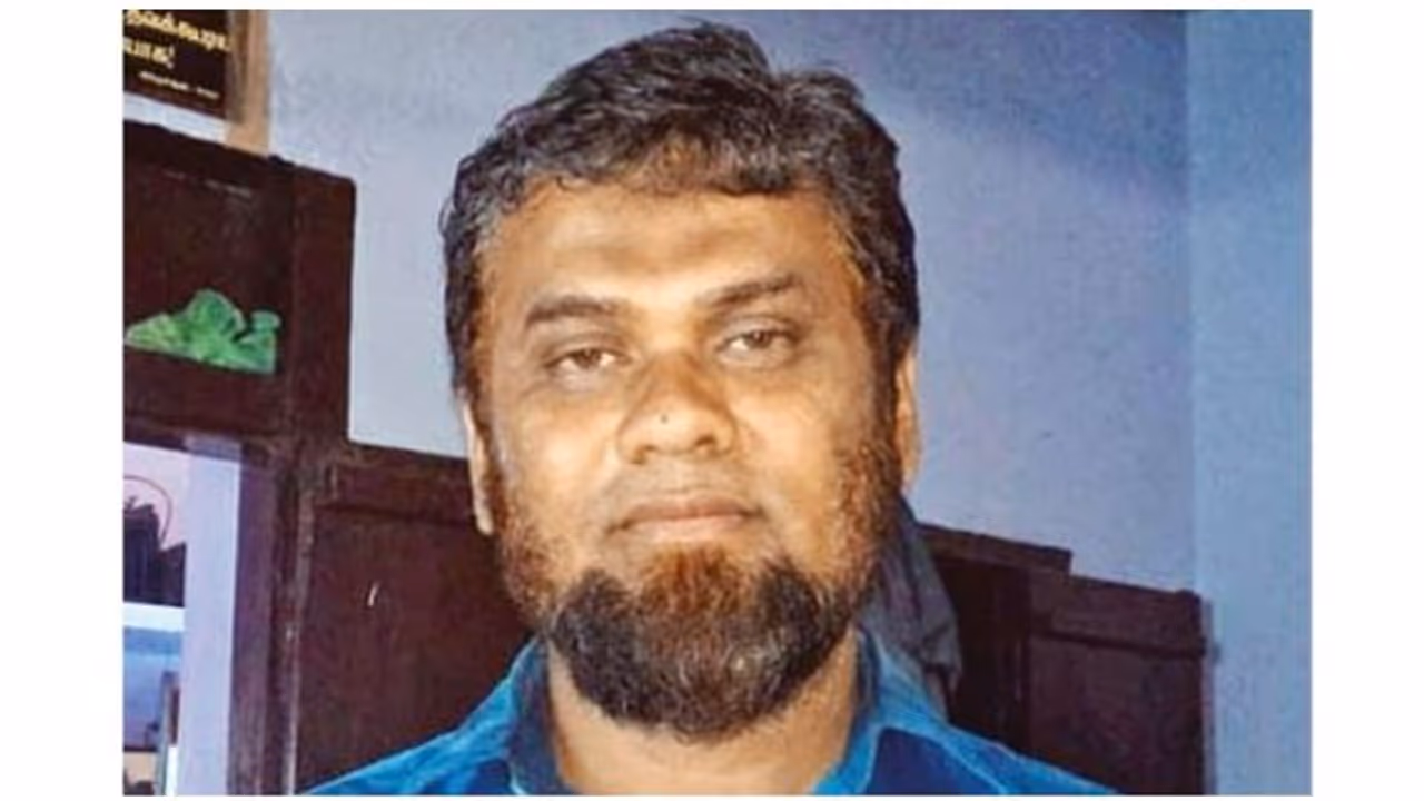 ஹிஜாப் தீர்ப்பு தொடர்பாக நீதிபதிகளுக்கு கொலை மிரட்டல்.. தஞ்சையில் கைதான உஸ்மானிக்கு கர்நாடகாவிலும் காப்பு!