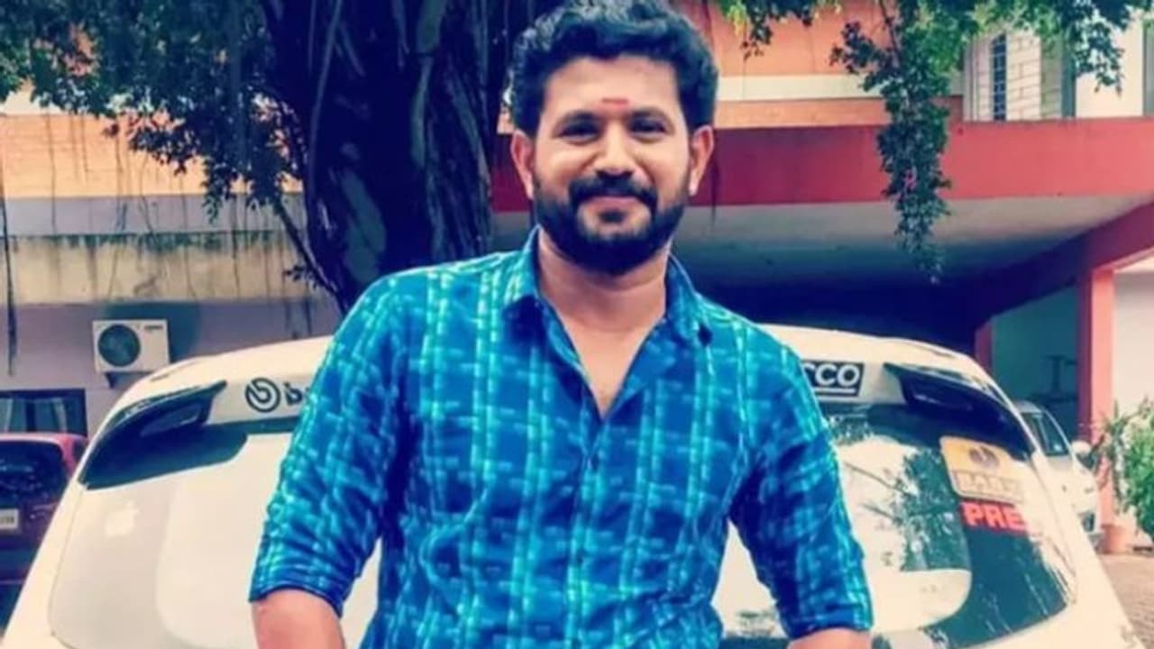 Chembarathi : 'ആദ്യത്തെ സീരിയൽ ആയതു കൊണ്ടാവാം, മനസ്സിൽ വല്ലാത്ത ഒരു വിങ്ങൽ', ചെമ്പരത്തിയെക്കുറിച്ച് 'സുബ്രു' Chembarathi : 'ആദ്യത്തെ സീരിയൽ ആയതു കൊണ്ടാവാം, മനസ്സിൽ വല്ലാത്ത ഒരു വിങ്ങൽ', ചെമ്പരത്തിയെക്കുറിച്ച് 'സുബ്രു'