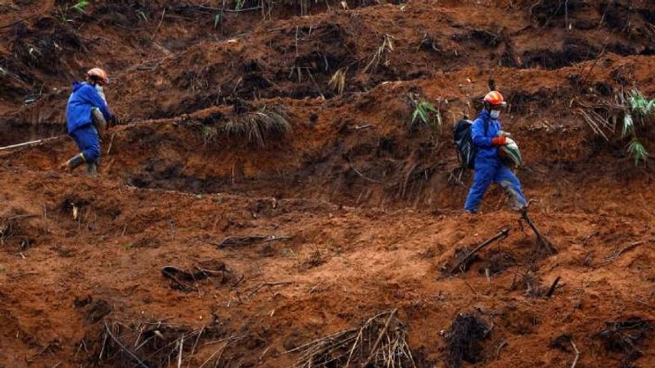 चीन में प्लेन क्रैश में 132 लोगों को साजिश से मारा गया था! किसके इशारे पर रची गई साजिश? ड्रैगन ने साधी चुप्पी चीन में प्लेन क्रैश में 132 लोगों को साजिश से मारा गया था! किसके इशारे पर रची गई साजिश? ड्रैगन ने साधी चुप्पी