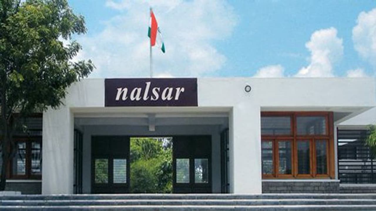 हैदराबाद लॉ यूनिवर्सटी देश की पहली जेंडर न्यूट्रल यूनिवर्सिटी, यहां अब LGBTQ या महिला पुरुष की बात नहीं हैदराबाद लॉ यूनिवर्सटी देश की पहली जेंडर न्यूट्रल यूनिवर्सिटी, यहां अब LGBTQ या महिला पुरुष की बात नहीं