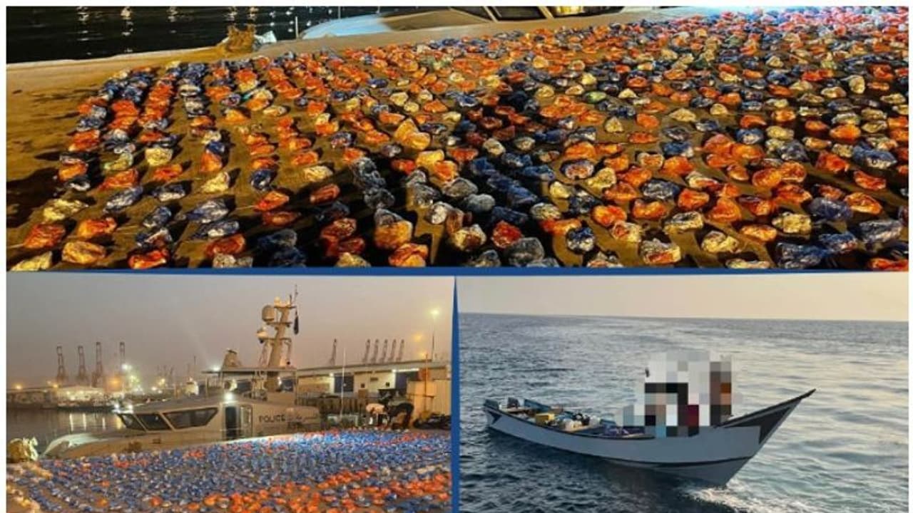 ഒമാനിൽ 5400 പാക്കറ്റ് മയക്കുമരുന്ന് പിടിച്ചു; പത്ത് പേര് അറസ്റ്റില് ഒമാനിൽ 5400 പാക്കറ്റ് മയക്കുമരുന്ന് പിടിച്ചു; പത്ത് പേര് അറസ്റ്റില്