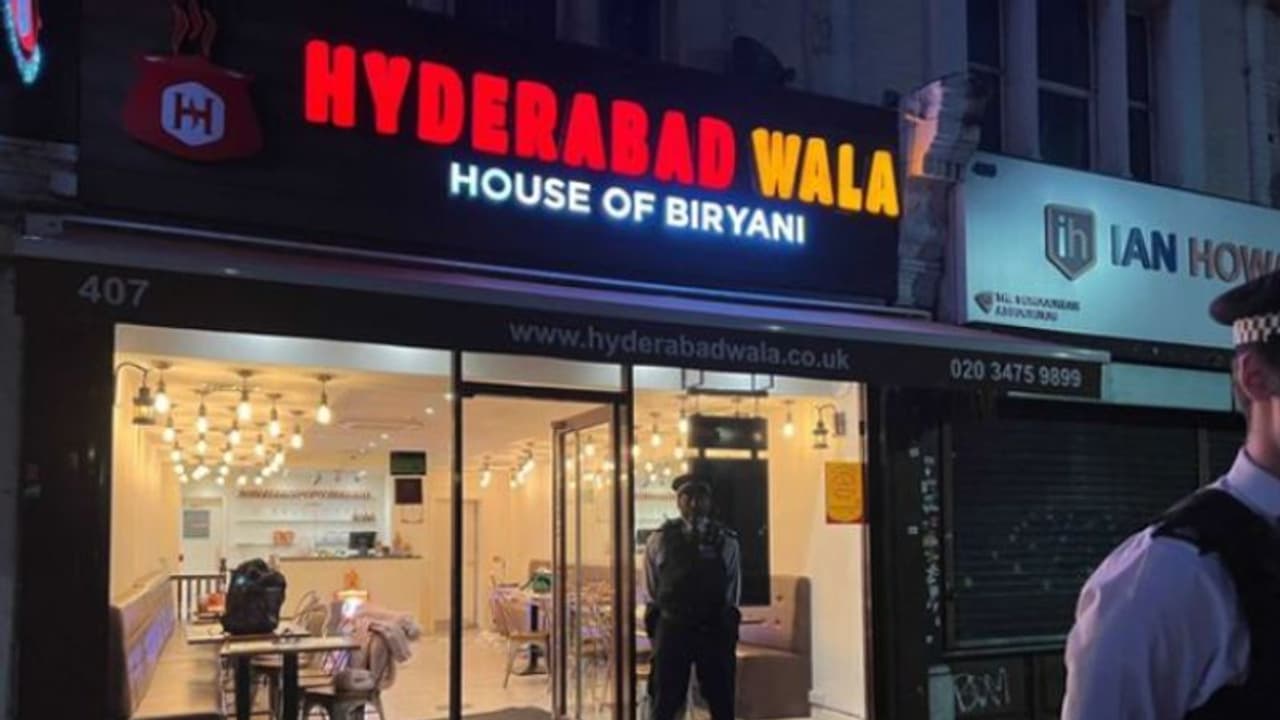 ലണ്ടനില് റസ്റ്ററന്റ് ജീവനക്കാരിയായ മലയാളി യുവതിയെ ഇന്ത്യക്കാരനായ യുവാവ് കുത്തിപ്പരുക്കേല്പ്പിച്ചു ലണ്ടനില് റസ്റ്ററന്റ് ജീവനക്കാരിയായ മലയാളി യുവതിയെ ഇന്ത്യക്കാരനായ യുവാവ് കുത്തിപ്പരുക്കേല്പ്പിച്ചു