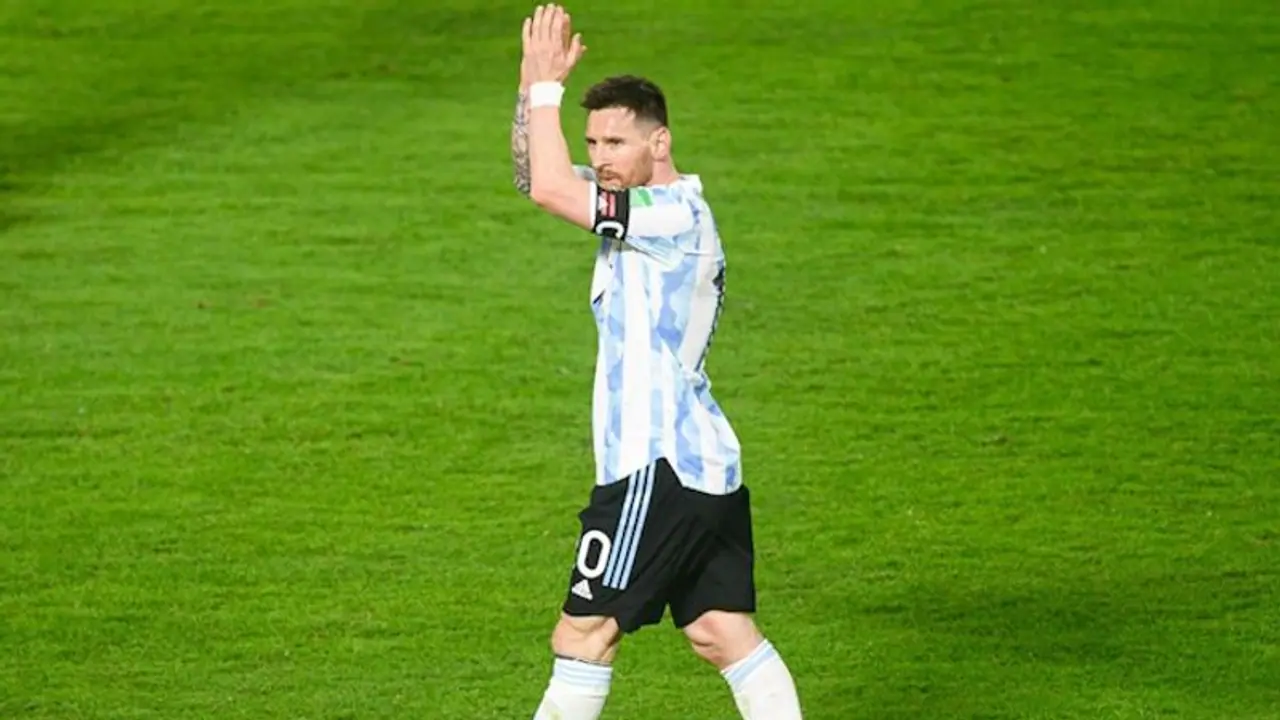 Argentina coach urges fans to enjoy Messi now and not worry about retirement Argentina coach urges fans to enjoy Messi now and not worry about retirement