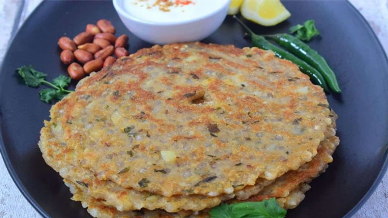 Chaitra Navratri 2022: साबूदाना खिचड़ी छोड़ इस बार इससे बनाएं टेस्टी रोटी, पूरी पराठे और चीला