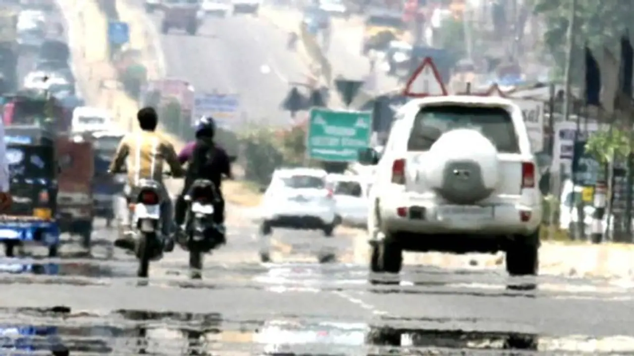 ஜம்முவில் வெளுத்து வாங்கும் வெயில், 76 ஆண்டு சாதனையை முறியடித்தது..! ஜம்முவில் வெளுத்து வாங்கும் வெயில், 76 ஆண்டு சாதனையை முறியடித்தது..!