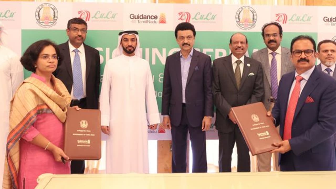 அபுதாபியில் ரூ. 3,500 கோடி ஒப்பந்தம் கையெழுத்து.. அமீரக தொழில்துறை அமைச்சருடன் முதலமைச்சர் சந்திப்பு.. அபுதாபியில் ரூ. 3,500 கோடி ஒப்பந்தம் கையெழுத்து.. அமீரக தொழில்துறை அமைச்சருடன் முதலமைச்சர் சந்திப்பு..