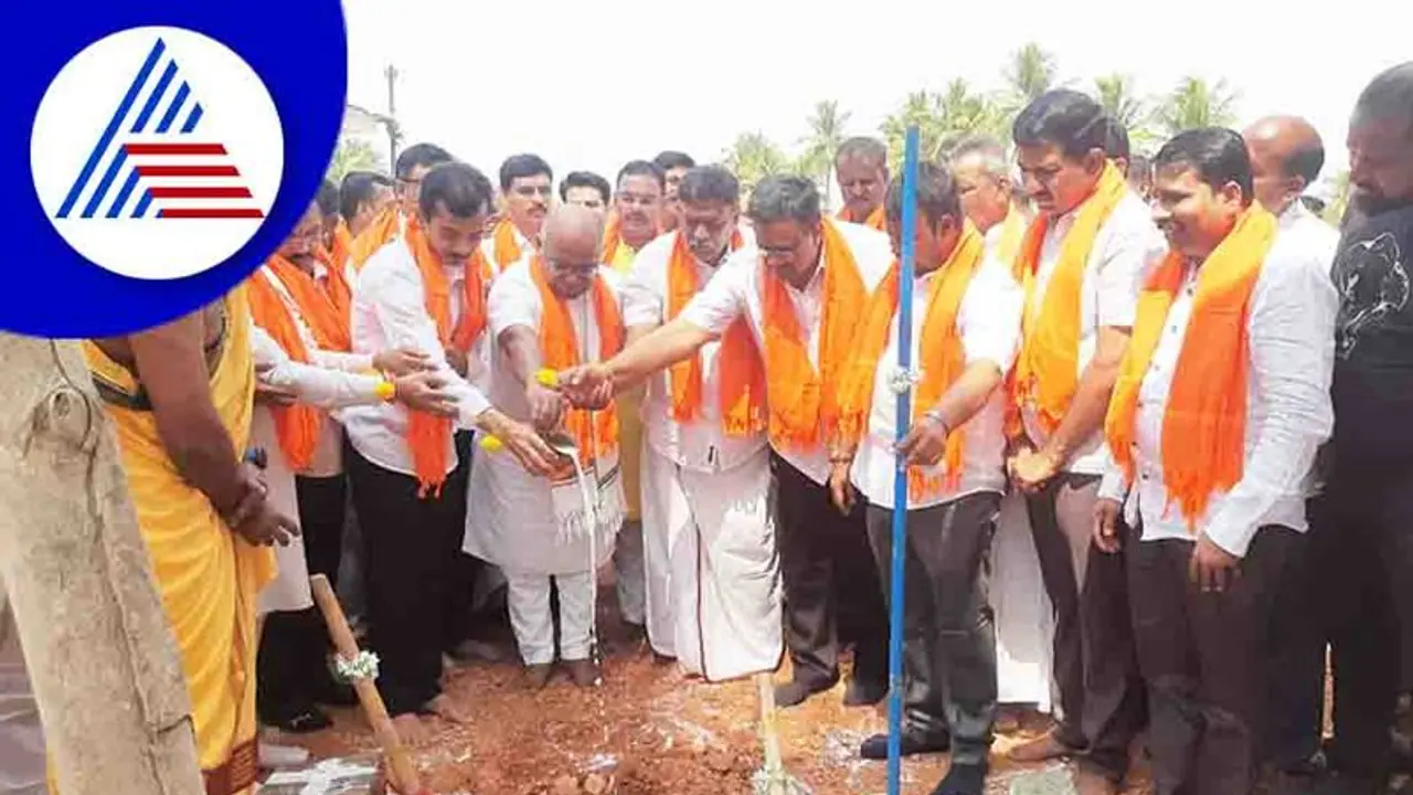 Assembly Elections 2023: ಮುಂದಿನ ವರ್ಷದ ಚುನಾವಣೆಗೆ ಹೊಸಪೇಟೆಯಿಂದಲೇ ಬಿಜೆಪಿ ರಣಕಹಳೆ Assembly Elections 2023: ಮುಂದಿನ ವರ್ಷದ ಚುನಾವಣೆಗೆ ಹೊಸಪೇಟೆಯಿಂದಲೇ ಬಿಜೆಪಿ ರಣಕಹಳೆ