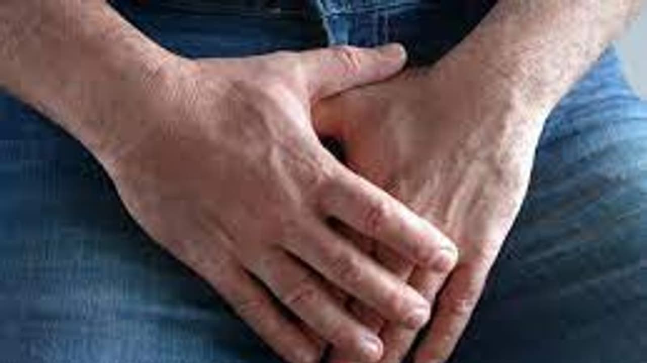 అంగస్తంభనల కోసం వాటికి షాక్ థెరపీ.. 45 ఏళ్ల వయసులో ఆ మిలియనీర్ చేసే ప్రయోగాలివే అంగస్తంభనల కోసం వాటికి షాక్ థెరపీ.. 45 ఏళ్ల వయసులో ఆ మిలియనీర్ చేసే ప్రయోగాలివే