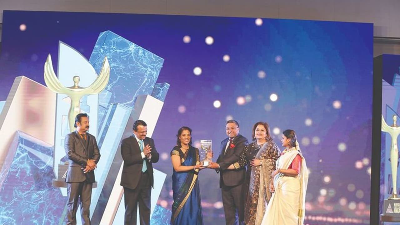 Nursing Excellence Awards ಕುವೈಟ್ನಲ್ಲಿನ 5 ಭಾರತೀಯ ನರ್ಸ್ಗಳಿಗೆ ಏಷ್ಯಾನೆಟ್ ನ್ಯೂಸ್ ಶ್ರೇಷ್ಠ ಪ್ರಶಸ್ತಿ ಗೌರವ! Nursing Excellence Awards ಕುವೈಟ್ನಲ್ಲಿನ 5 ಭಾರತೀಯ ನರ್ಸ್ಗಳಿಗೆ ಏಷ್ಯಾನೆಟ್ ನ್ಯೂಸ್ ಶ್ರೇಷ್ಠ ಪ್ರಶಸ್ತಿ ಗೌರವ!