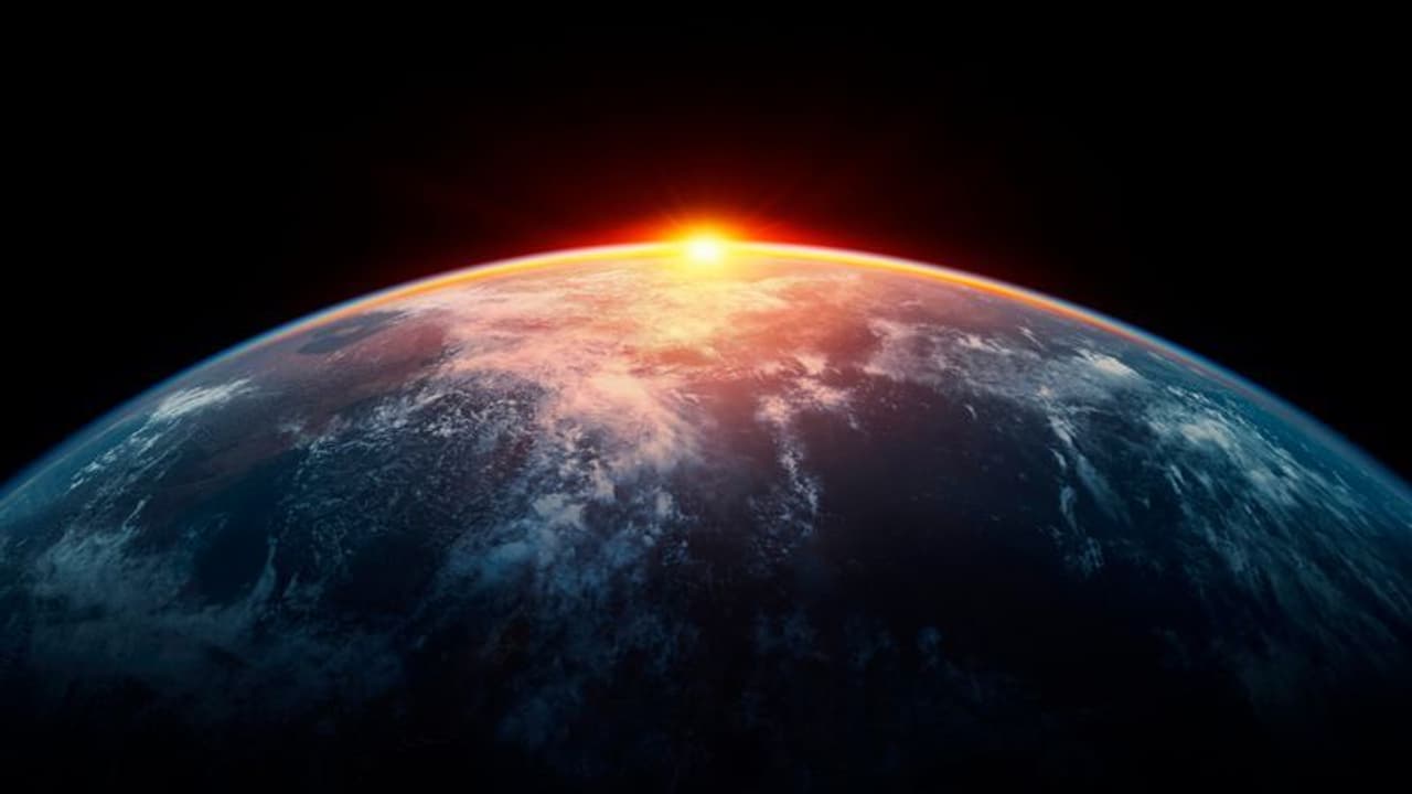 'ബഹിരാകാശത്താണ് ഭൂമിയില്‍ എത്താന്‍ പണം വേണം' ; 65കാരിയെ 'ബഹിരാകാശത്തെ' ഓണ്‍ലൈന്‍ ഫ്രണ്ട് പറ്റിച്ചത് ഇങ്ങനെ.!