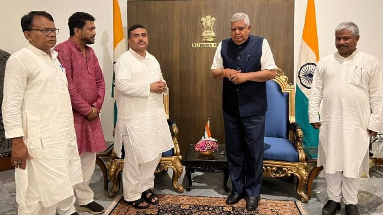 বীরভূমের ঘটনা থেকে চোখ ফেরাতেই বিধানসভা, রাজ্যপালের কাছে নালিশ শুভেন্দুদের বীরভূমের ঘটনা থেকে চোখ ফেরাতেই বিধানসভা, রাজ্যপালের কাছে নালিশ শুভেন্দুদের