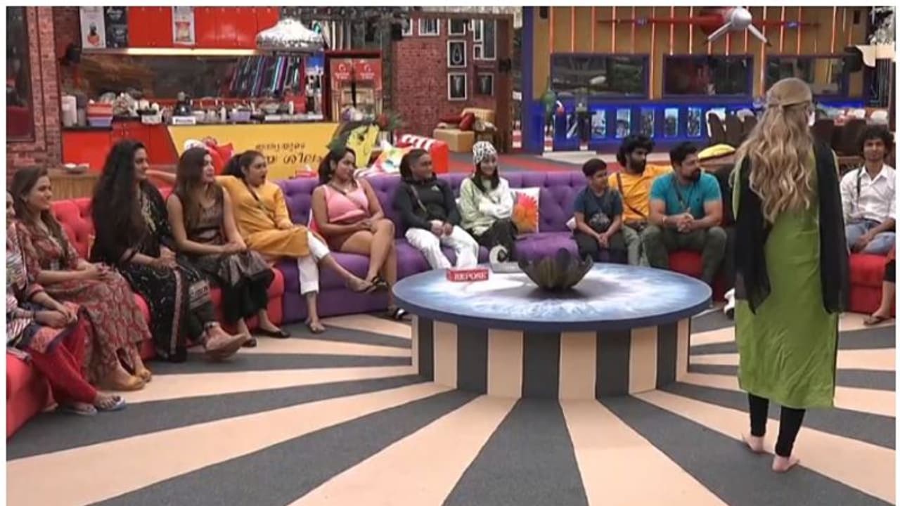 Bigg Boss : ബിഗ് ബോസ് വീട്ടിലെത്താന് അര്ഹതയില്ലാത്തവര് ആരൊക്കെ? തുറന്ന് പറഞ്ഞ് താരങ്ങള് Bigg Boss : ബിഗ് ബോസ് വീട്ടിലെത്താന് അര്ഹതയില്ലാത്തവര് ആരൊക്കെ? തുറന്ന് പറഞ്ഞ് താരങ്ങള്