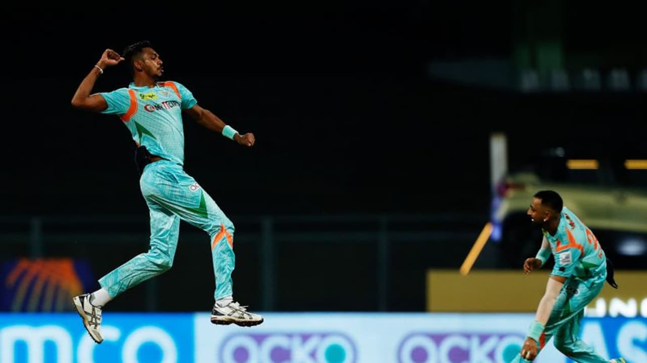 IPL 2022: തിരിച്ചടിച്ച് ലഖ്നൗ, പവര്പ്ലേയില് ഗുജറാത്തിന് രണ്ട് വിക്കറ്റ് നഷ്ടം IPL 2022: തിരിച്ചടിച്ച് ലഖ്നൗ, പവര്പ്ലേയില് ഗുജറാത്തിന് രണ്ട് വിക്കറ്റ് നഷ്ടം