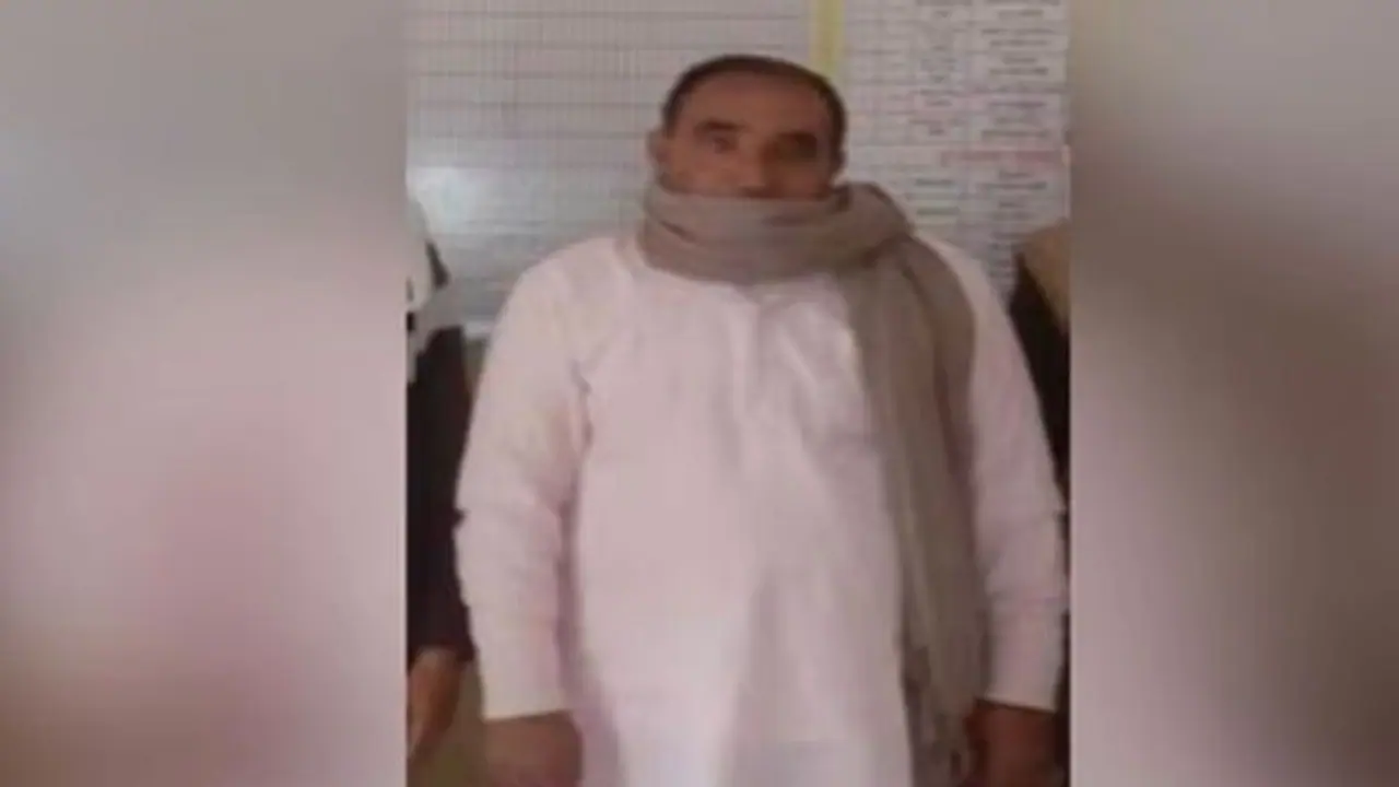 पहले घर से बाहर बुलाया, फिर गोली मारकर उतार दिया मौत के घाट पहले घर से बाहर बुलाया, फिर गोली मारकर उतार दिया मौत के घाट