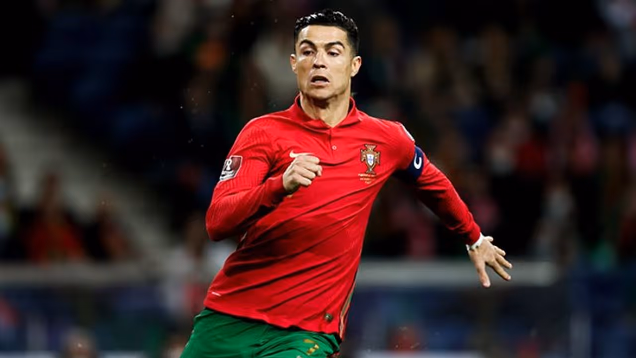 Cristiano Ronaldo : ക്രിസ്റ്റിയാനോയും പോര്ച്ചുഗലും ലോകകപ്പിന്; മുഹമ്മദ് സലാ ഖത്തറിലേക്കില്ല Cristiano Ronaldo : ക്രിസ്റ്റിയാനോയും പോര്ച്ചുഗലും ലോകകപ്പിന്; മുഹമ്മദ് സലാ ഖത്തറിലേക്കില്ല