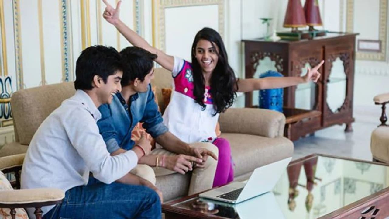 बिहार बोर्ड 10वीं टॉपर्स छात्रों की बल्ले बल्ले: इनाम में मिलेंगे इतने लाख, जानें सरकार की बड़ी घोषणाएं बिहार बोर्ड 10वीं टॉपर्स छात्रों की बल्ले बल्ले: इनाम में मिलेंगे इतने लाख, जानें सरकार की बड़ी घोषणाएं