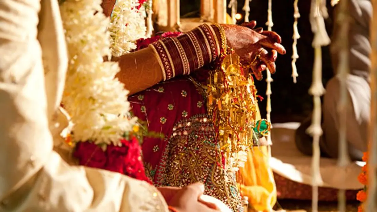 নতুন বছরে কি বিয়ে করতে চান, তাহলে জেনে নিন কোন কোন দিনগুলি শুভ সুখী দাম্পত্যের জন্য নতুন বছরে কি বিয়ে করতে চান, তাহলে জেনে নিন কোন কোন দিনগুলি শুভ সুখী দাম্পত্যের জন্য