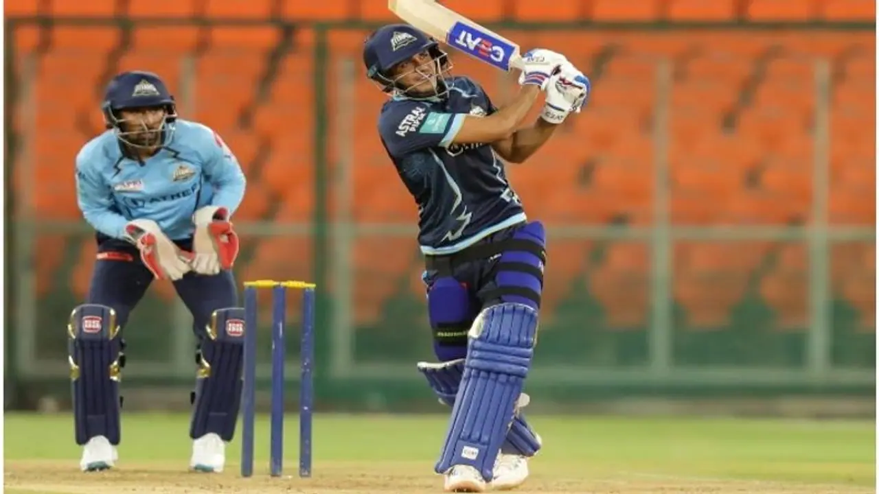 நானோ, சச்சினோ, கம்பீரோ அந்தமாதிரி ஷாட்லாம் ஆடுனதே இல்ல; நீ சாதாரணமா ஆடுப்பா அதுவே போதும்!கில்லை விளாசிய சேவாக்