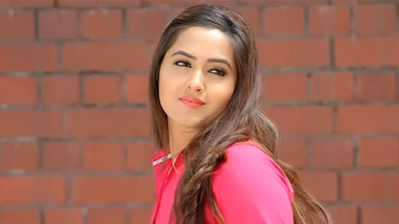 काजल राघवानी ने सुबह 6 बजे उठने की शर्त की वजह से कर दी शादी कैंसिल ! बॉयफ्रेंड से कही दो टूक बात काजल राघवानी ने सुबह 6 बजे उठने की शर्त की वजह से कर दी शादी कैंसिल ! बॉयफ्रेंड से कही दो टूक बात