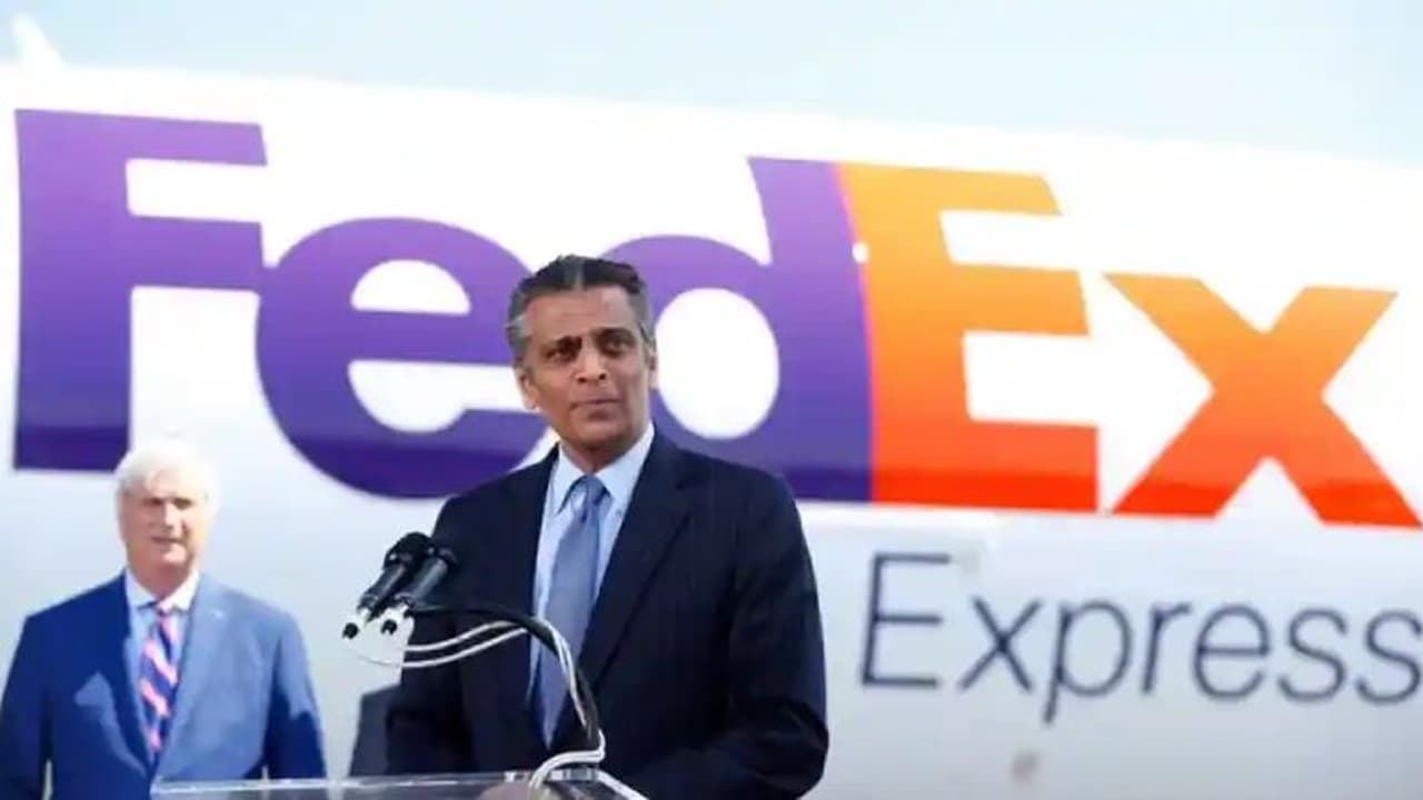 முன்னணி கொரியர் நிறுவனமான FedEx க்கு புதிய சிஇஓ நியமனம்… அதும் இந்திய அமெரிக்கர்… யார் அவர்? முன்னணி கொரியர் நிறுவனமான FedEx க்கு புதிய சிஇஓ நியமனம்… அதும் இந்திய அமெரிக்கர்… யார் அவர்?