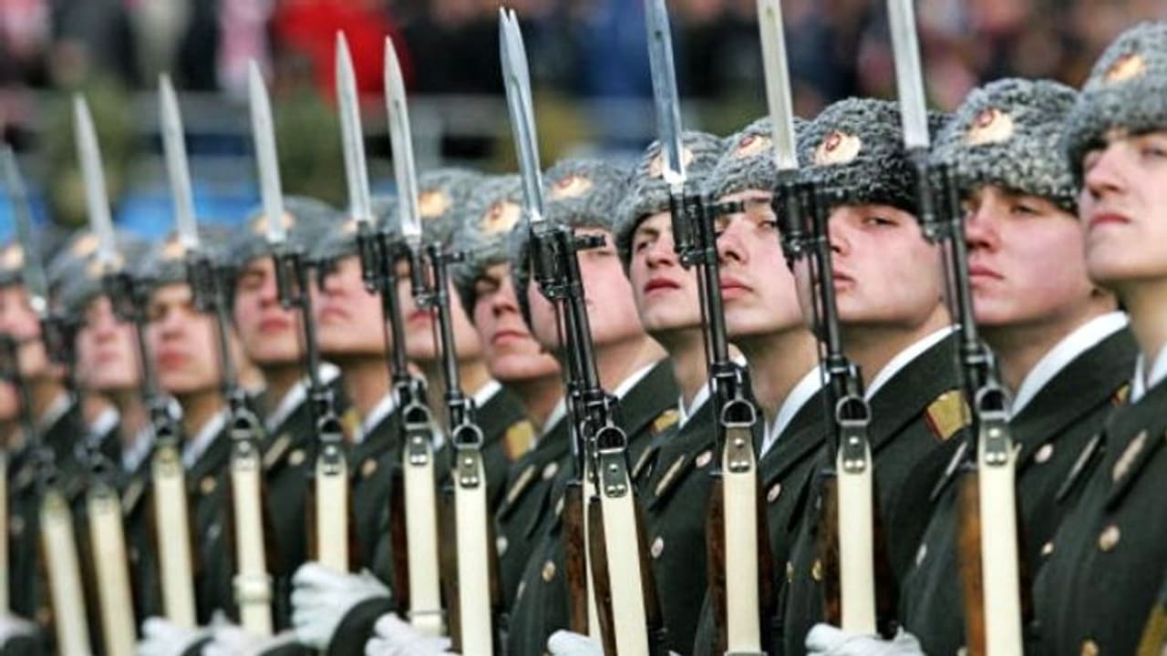 স্বামীকে গুলি, তারপর ছেলের সামনে মাকে গণধর্ষণ শিউরে ওঠা বর্বরতা মাতাল রুশ সৈন্যের স্বামীকে গুলি, তারপর ছেলের সামনে মাকে গণধর্ষণ শিউরে ওঠা বর্বরতা মাতাল রুশ সৈন্যের