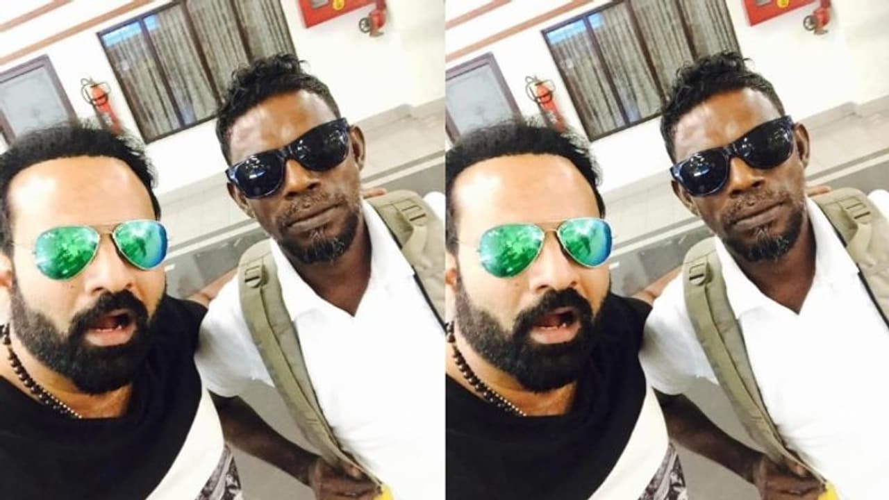 Tiny Tom About Vinayakan : 25 വർഷത്തെ സൗഹൃദം; വിനായകനെ ചേർത്തുനിർത്തി ടിനി ടോം Tiny Tom About Vinayakan : 25 വർഷത്തെ സൗഹൃദം; വിനായകനെ ചേർത്തുനിർത്തി ടിനി ടോം