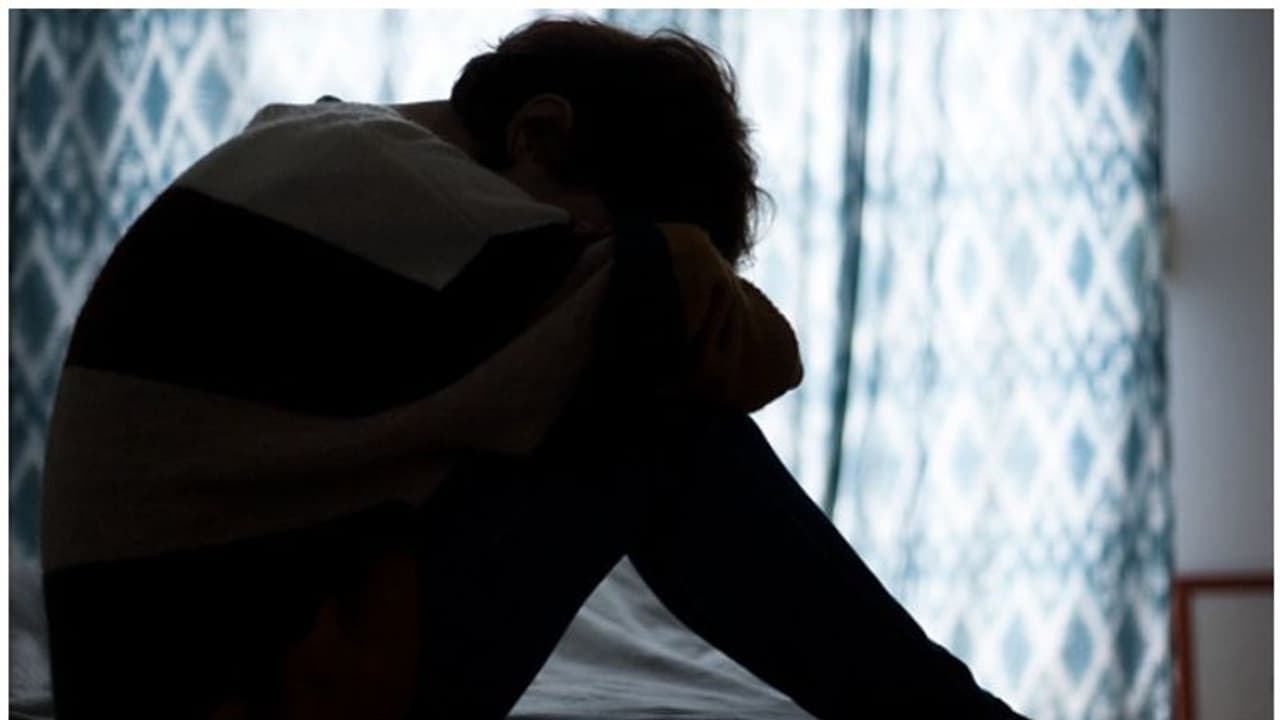 Depression Symptoms : നിങ്ങള്‍ ശ്രദ്ധിക്കാതെ പോകുന്ന 'ഡിപ്രഷൻ' ലക്ഷണങ്ങള്‍...