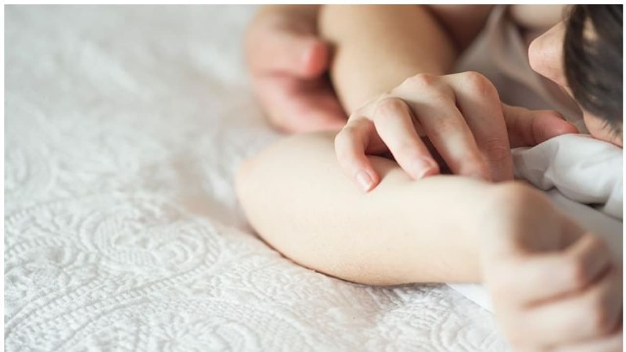 Sleep And Sex : ഞെട്ടിക്കുന്ന പഠനം; സെക്സും ഉറക്കവും തമ്മിലൊരു ബന്ധമുണ്ട്?