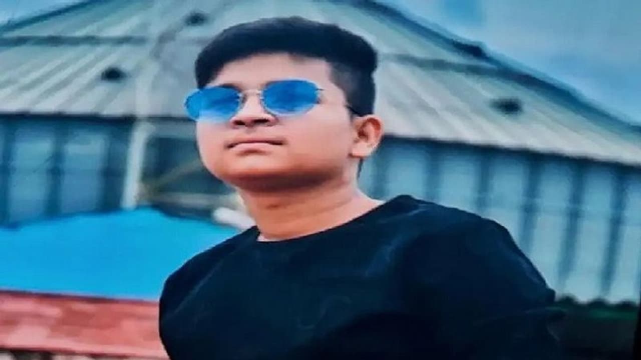 PUBG की लत में ये कैसी मौत? 12वीं का स्टूडेंट नग्न अवस्था में फंदे पर लटका, पीछे से बंधे थे हाथ, जानें मामला PUBG की लत में ये कैसी मौत? 12वीं का स्टूडेंट नग्न अवस्था में फंदे पर लटका, पीछे से बंधे थे हाथ, जानें मामला