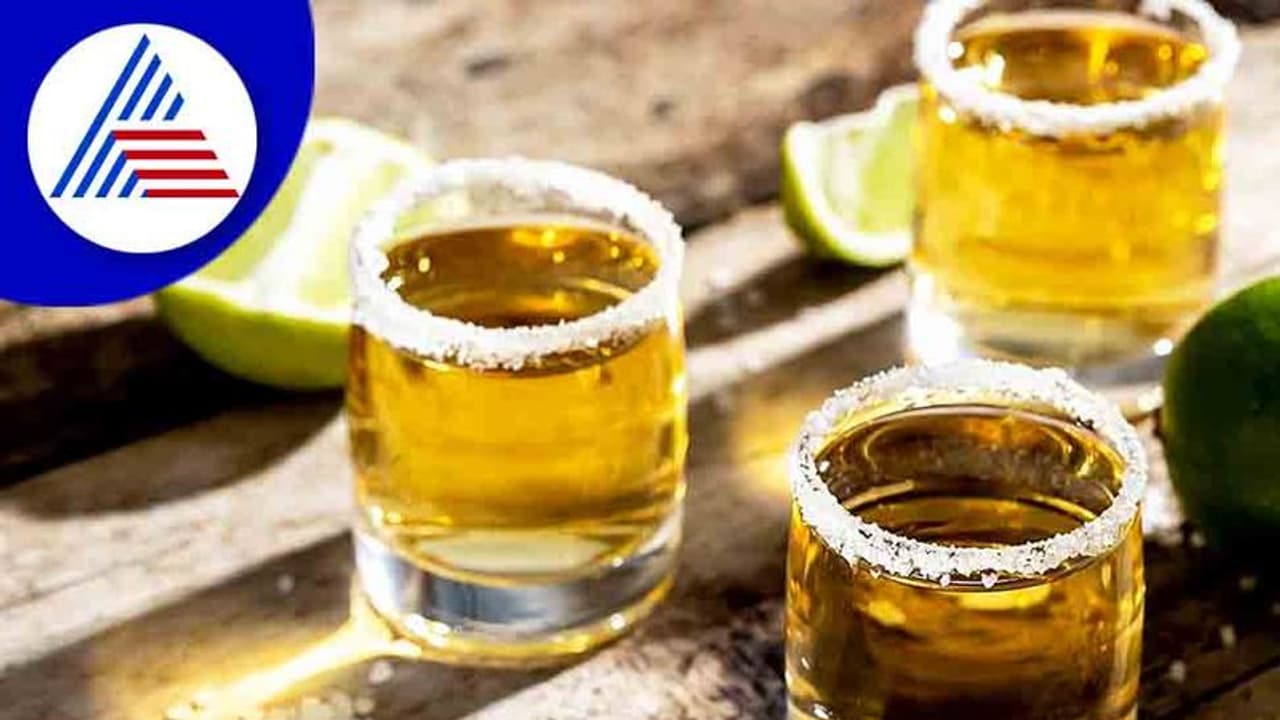 ಒಂದು ಪೆಗ್ ಹಾಕಿದ್ರೆ ತಪ್ಪೇನಿಲ್ಲ..! ಅಲ್ಕೋಹಾಲ್ ಆರೋಗ್ಯ ಚೆನ್ನಾಗಿಡುತ್ತೆ ಎನ್ನುತ್ತೆ ಅಧ್ಯಯನ ಒಂದು ಪೆಗ್ ಹಾಕಿದ್ರೆ ತಪ್ಪೇನಿಲ್ಲ..! ಅಲ್ಕೋಹಾಲ್ ಆರೋಗ್ಯ ಚೆನ್ನಾಗಿಡುತ್ತೆ ಎನ್ನುತ್ತೆ ಅಧ್ಯಯನ