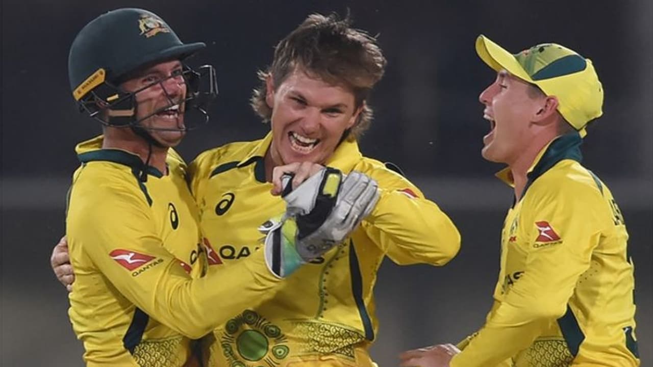 Pakistan vs Australia முதல் ஒருநாள் போட்டி: சொந்த மண்ணில் பாகிஸ்தானை வீழ்த்தி ஆஸ்திரேலியா அபார வெற்றி