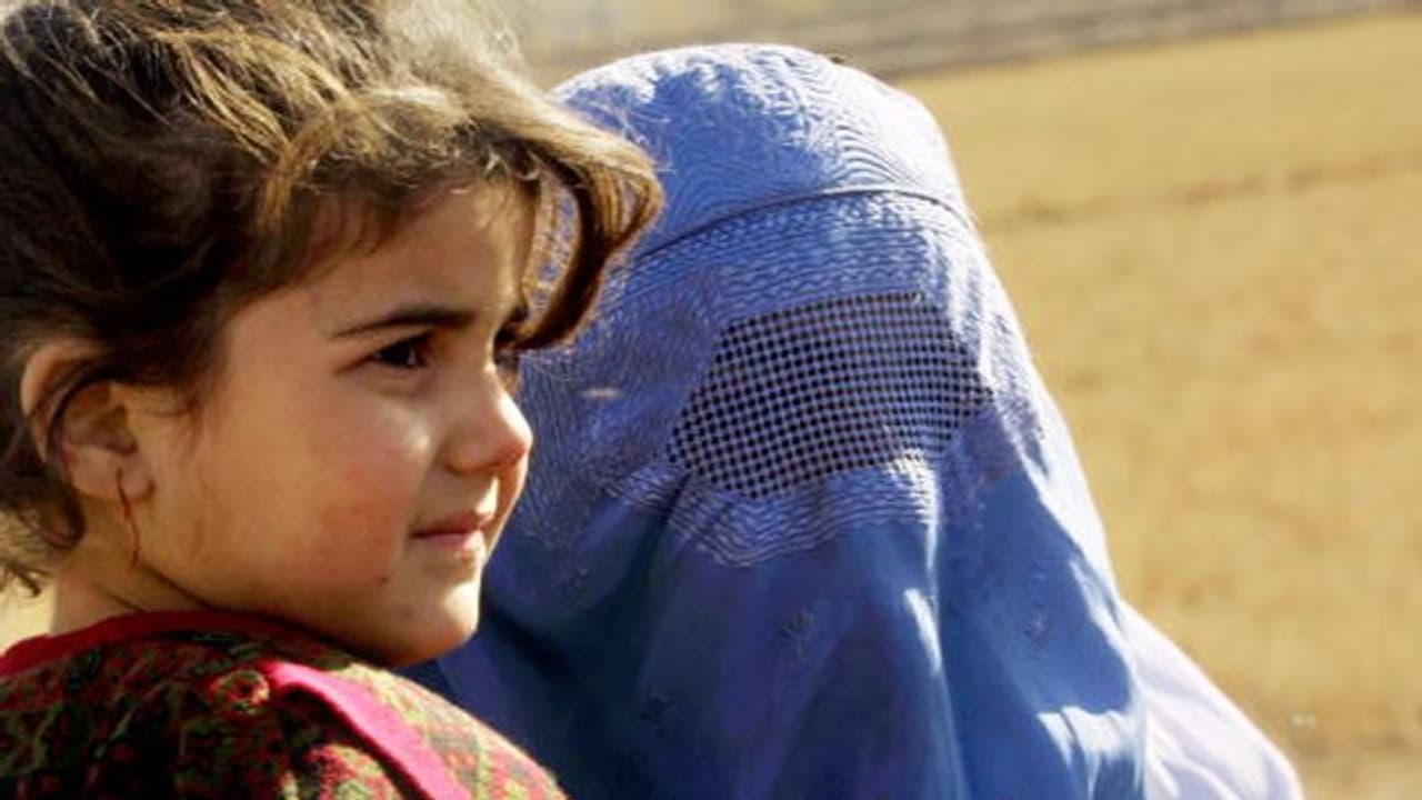 ಸಾರ್ವಜನಿಕ ಸ್ಥಳಗಳಲ್ಲಿ ಅಡಿಯಿಂದ ಮುಡಿವರೆಗೆ ಮಹಿಳೆಯರಿಗೆ ಬುರ್ಖಾ ಕಡ್ಡಾಯ ಮಾಡಿದ ತಾಲಿಬಾನ್! ಸಾರ್ವಜನಿಕ ಸ್ಥಳಗಳಲ್ಲಿ ಅಡಿಯಿಂದ ಮುಡಿವರೆಗೆ ಮಹಿಳೆಯರಿಗೆ ಬುರ್ಖಾ ಕಡ್ಡಾಯ ಮಾಡಿದ ತಾಲಿಬಾನ್!