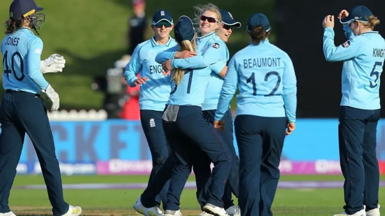 Women's World Cup: ప్చ్..! సఫారీ మరో‘సారి’.. ఈసారీ కొత్త విజేత లేదు.. ఫైనల్ కు ఆసీస్ తో పోటీకి ఇంగ్లాండ్ రెడీ Women's World Cup: ప్చ్..! సఫారీ మరో‘సారి’.. ఈసారీ కొత్త విజేత లేదు.. ఫైనల్ కు ఆసీస్ తో పోటీకి ఇంగ్లాండ్ రెడీ