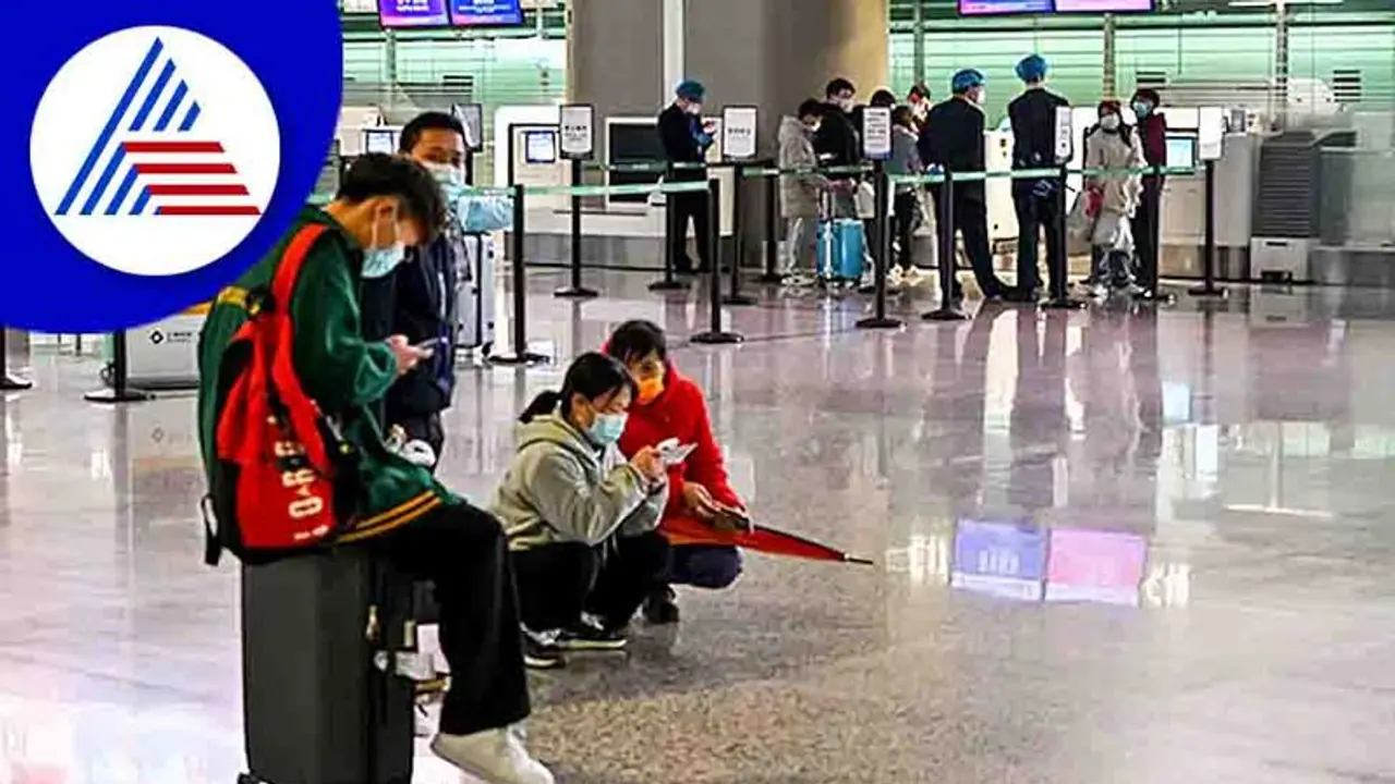 కొవిడ్ నిబంధనలు ఉల్లంఘిస్తే.. ఫ్లైట్ నుంచి బలవంతంగా దింపేయండి: ఢిల్లీ హైకోర్టు