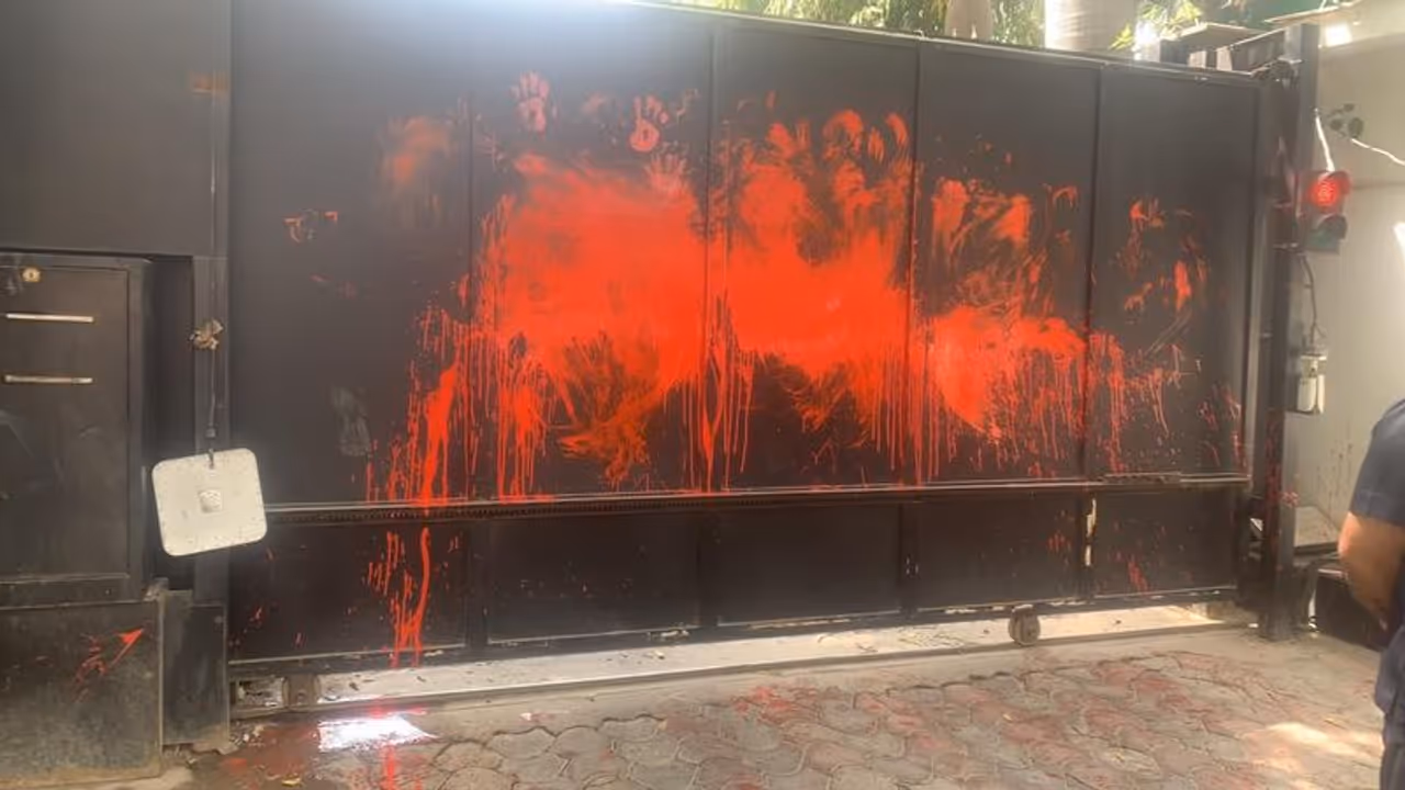 కేజ్రీవాల్ నివాసంలో దాడి ఘ‌ట‌న‌పై రెండు వారాల్లో నివేదిక ఇవ్వాలి పోలీసులకు ఢిల్లీ హైకోర్టు ఆదేశం