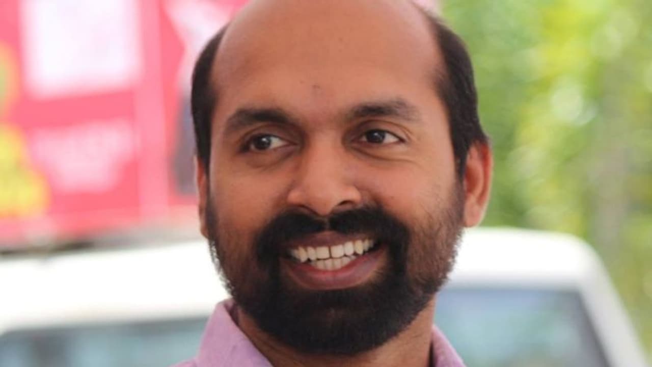 വിദ്യാഭ്യാസ അവസരങ്ങൾ വെട്ടിച്ചുരുക്കുന്ന നയത്തിൽ നിന്നും കേന്ദ്ര സർക്കാർ പിൻമാറണം: ഡോ. വി ശിവദാസൻ എംപി വിദ്യാഭ്യാസ അവസരങ്ങൾ വെട്ടിച്ചുരുക്കുന്ന നയത്തിൽ നിന്നും കേന്ദ്ര സർക്കാർ പിൻമാറണം: ഡോ. വി ശിവദാസൻ എംപി