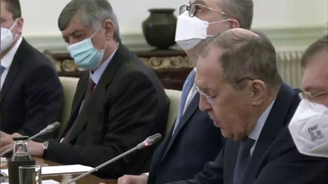 भारत जो भी चीजें खरीदेगा, रूस डिलीवर करेगा, पुतिन ने अपने विदेश मंत्री के जरिये मोदी की स्ट्रेटजी को सराहा भारत जो भी चीजें खरीदेगा, रूस डिलीवर करेगा, पुतिन ने अपने विदेश मंत्री के जरिये मोदी की स्ट्रेटजी को सराहा