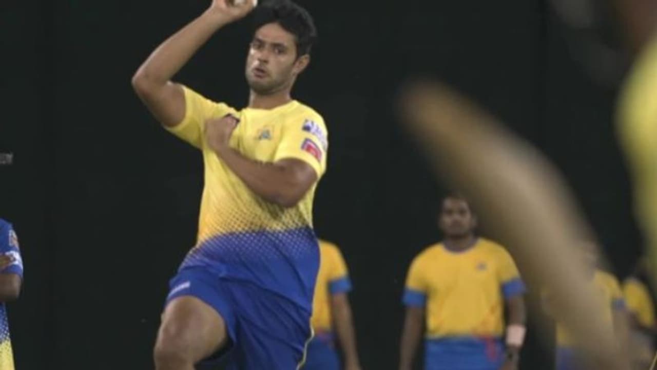 IPL2022: అతడితో బౌలింగ్ వేయించడం కరెక్ట్ కాదు.. చెన్నై ఓటమికి కారణం ఆ ఓవరే.. సీఎస్కే ఆల్ రౌండర్ పై సన్నీఆగ్రహం IPL2022: అతడితో బౌలింగ్ వేయించడం కరెక్ట్ కాదు.. చెన్నై ఓటమికి కారణం ఆ ఓవరే.. సీఎస్కే ఆల్ రౌండర్ పై సన్నీఆగ్రహం