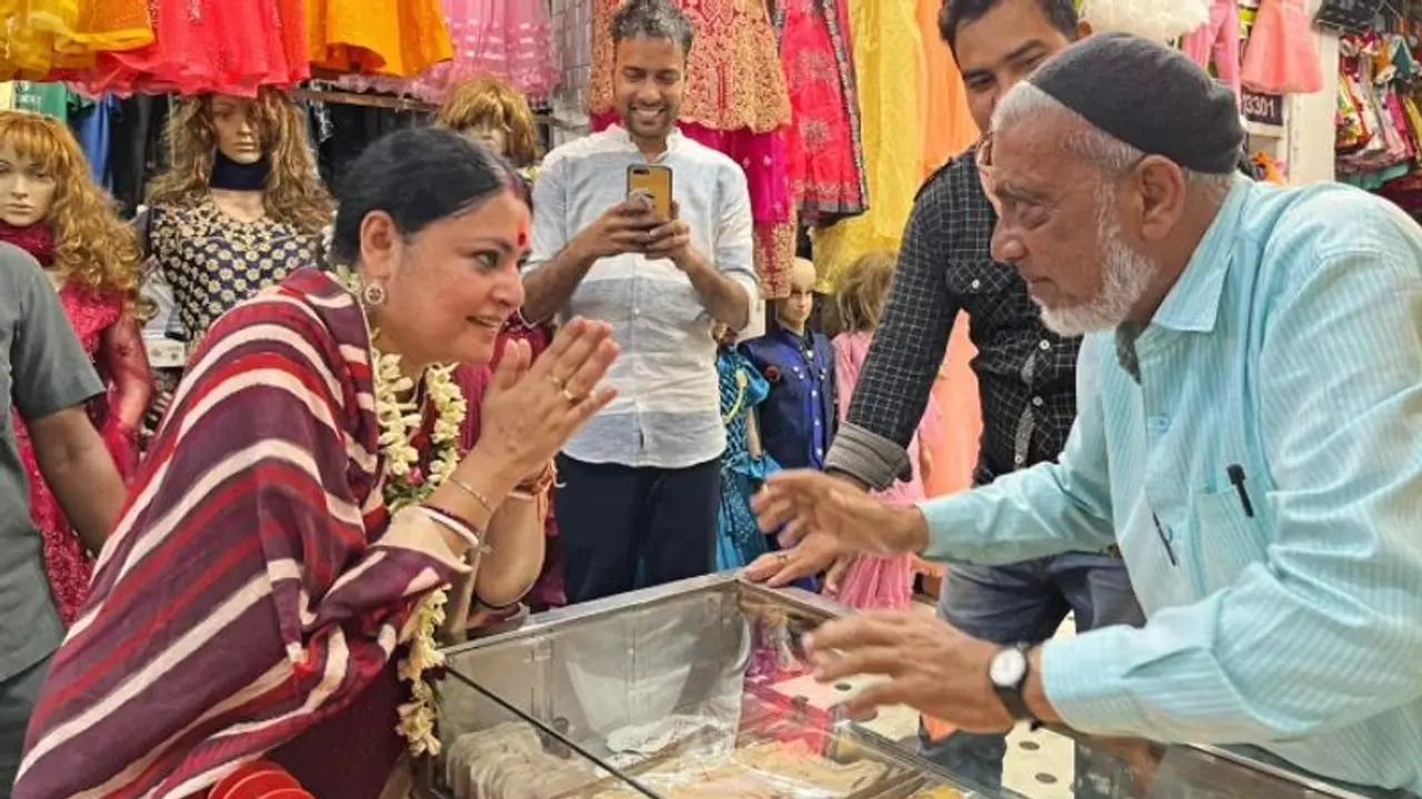 'বাংলায় বিজেপি যেন সৎ মেয়ে', প্রচারের মুসলমানদেরও সাড়া পাচ্ছেন অগ্নিমিত্রা 'বাংলায় বিজেপি যেন সৎ মেয়ে', প্রচারের মুসলমানদেরও সাড়া পাচ্ছেন অগ্নিমিত্রা