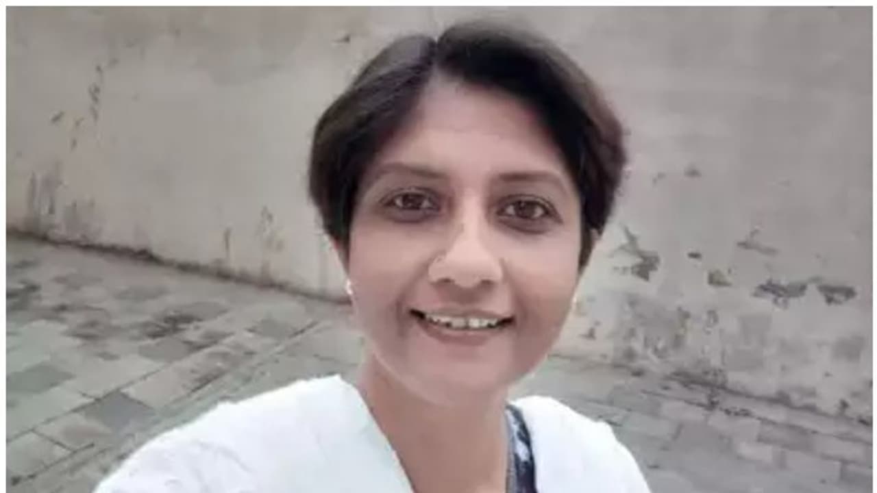 സർട്ടിഫിക്കറ്റിൽ മതവും ജാതിയും വേണ്ട; യുവതി ഹൈക്കോടതിയെ സമീപിച്ചു സർട്ടിഫിക്കറ്റിൽ മതവും ജാതിയും വേണ്ട; യുവതി ഹൈക്കോടതിയെ സമീപിച്ചു