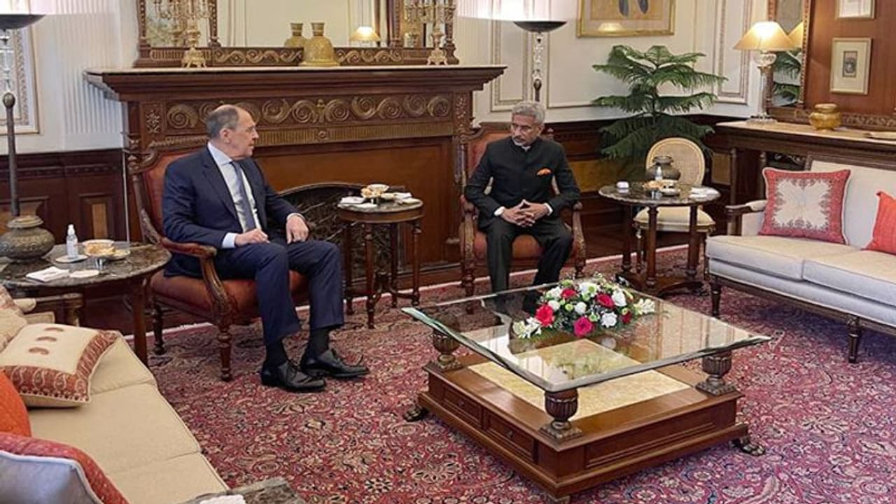 Russia Ukraine War : रूस यूक्रेन जंग में भारत कर सकता है मध्यस्थता, पीएम मोदी से भी मिलेंगे रूसी विदेश मंत्री Russia Ukraine War : रूस यूक्रेन जंग में भारत कर सकता है मध्यस्थता, पीएम मोदी से भी मिलेंगे रूसी विदेश मंत्री