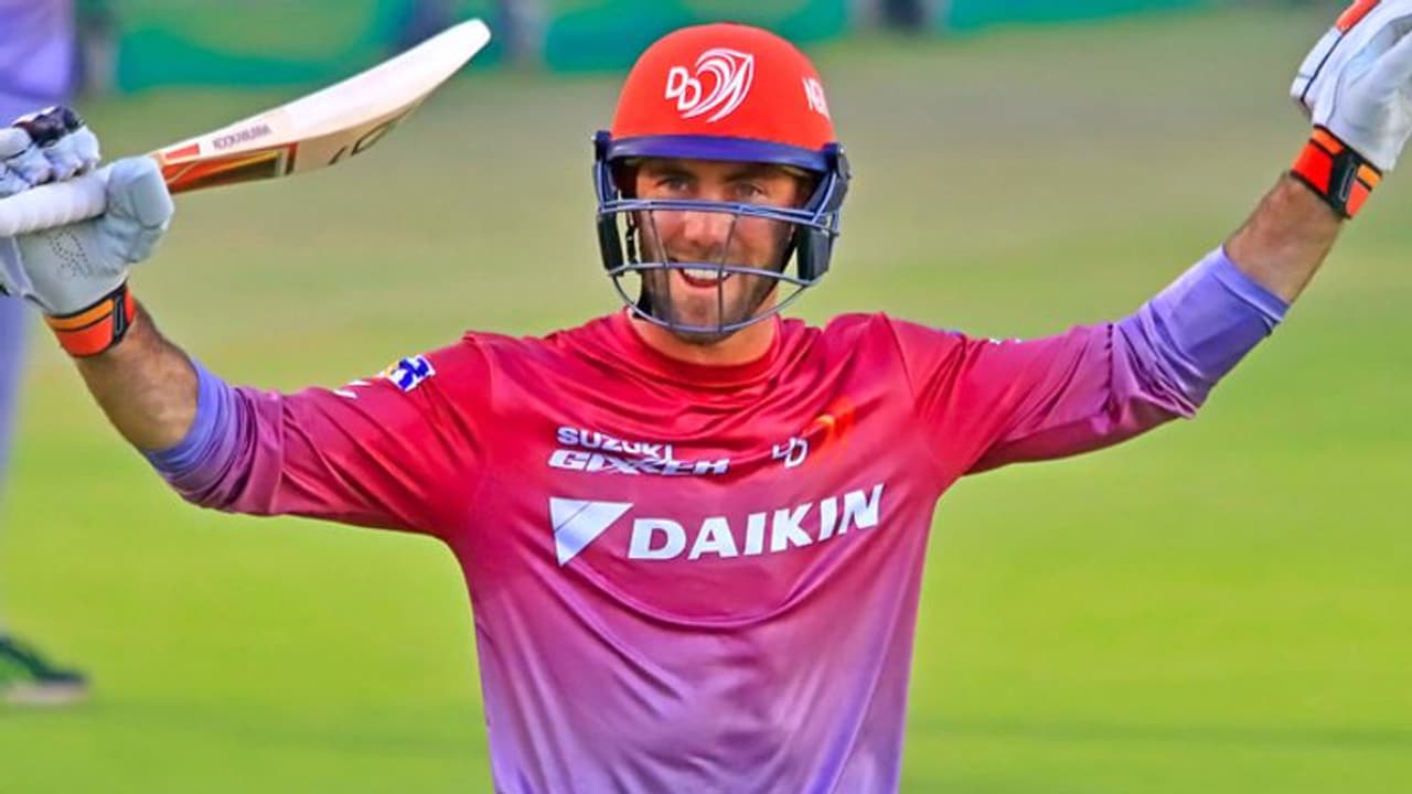 IPL 2022: शादी के 5 दिन बाद ही RCB में शामिल हुआ नया नवेला दुल्हा, अगले मैच से धमाल मचाएगा बिग शो IPL 2022: शादी के 5 दिन बाद ही RCB में शामिल हुआ नया नवेला दुल्हा, अगले मैच से धमाल मचाएगा बिग शो