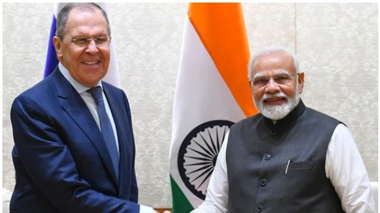 മോദി ലാവ്റോവ് കൂടിക്കാഴ്ച; യുക്രൈൻ ചര്ച്ചയായി, ഇന്ത്യയുടെ മധ്യസ്ഥത സ്വാഗതം ചെയ്ത് റഷ്യന് വിദേശകാര്യമന്ത്രി മോദി ലാവ്റോവ് കൂടിക്കാഴ്ച; യുക്രൈൻ ചര്ച്ചയായി, ഇന്ത്യയുടെ മധ്യസ്ഥത സ്വാഗതം ചെയ്ത് റഷ്യന് വിദേശകാര്യമന്ത്രി